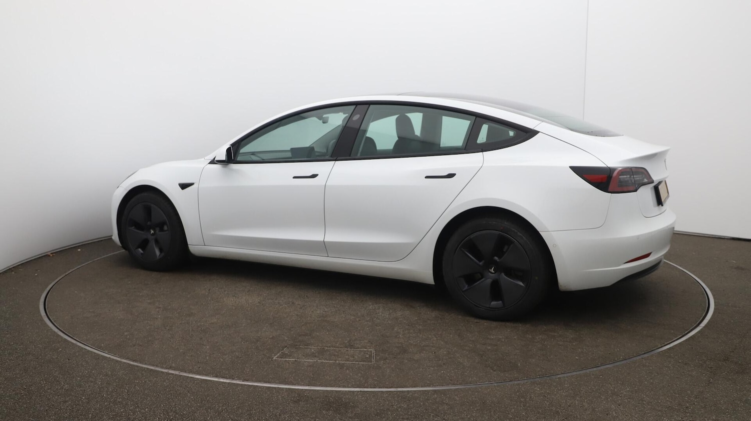 Used Tesla Model 3 2021 for sale - 76189995: Photo 47