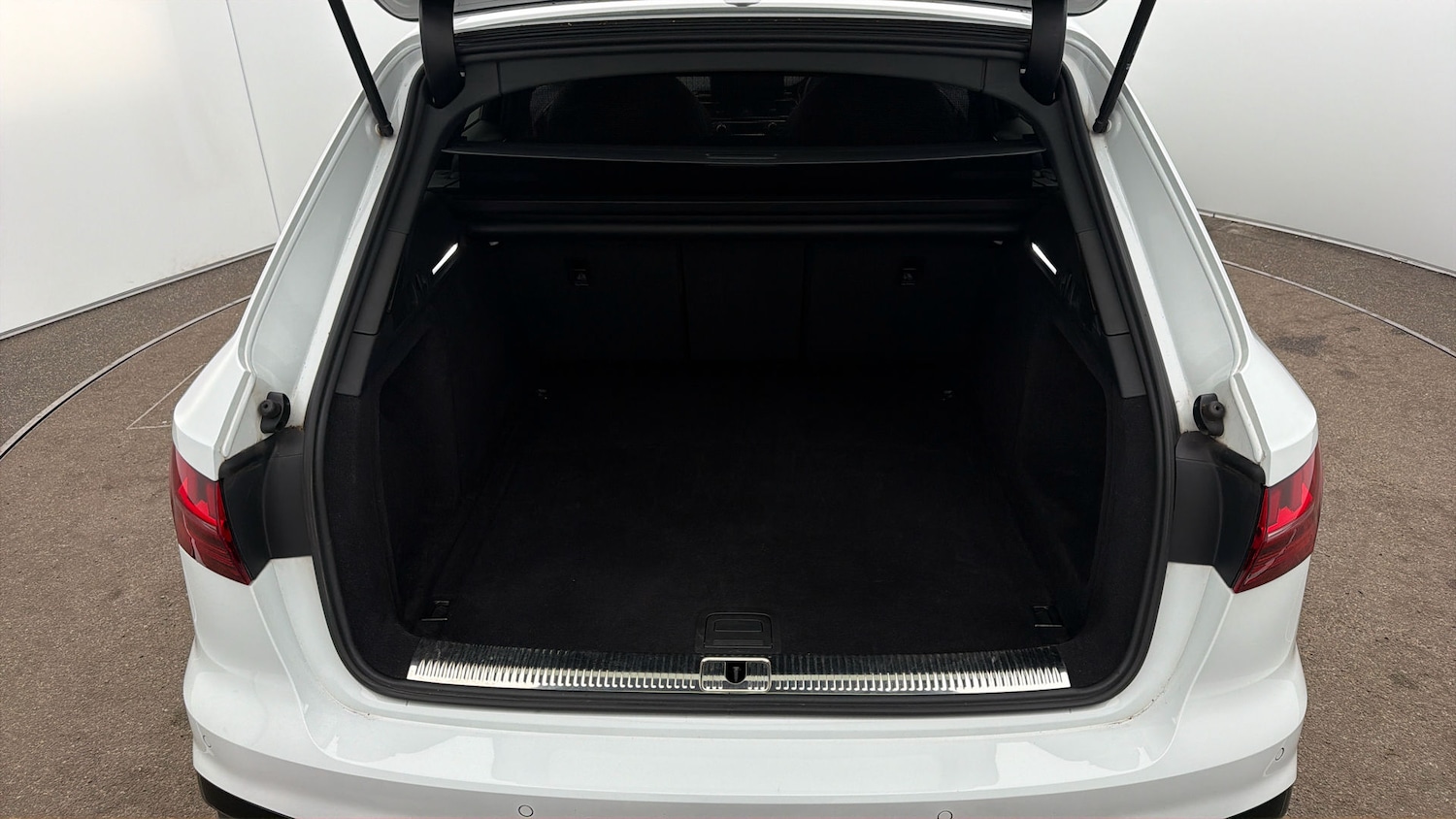 Used Audi A4 Avant 2021 for sale - 78011818: Photo 16