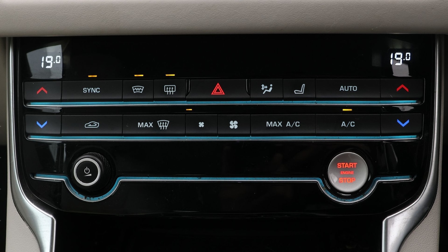 Used Jaguar XF 2020 for sale - 77300635: Photo 12