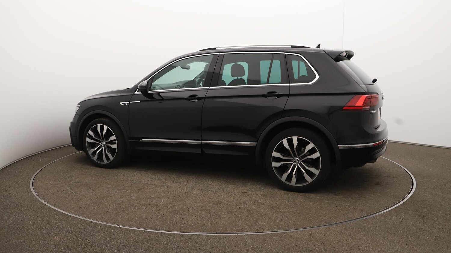 Used Volkswagen Tiguan 2019 for sale - 76108613: Photo 51