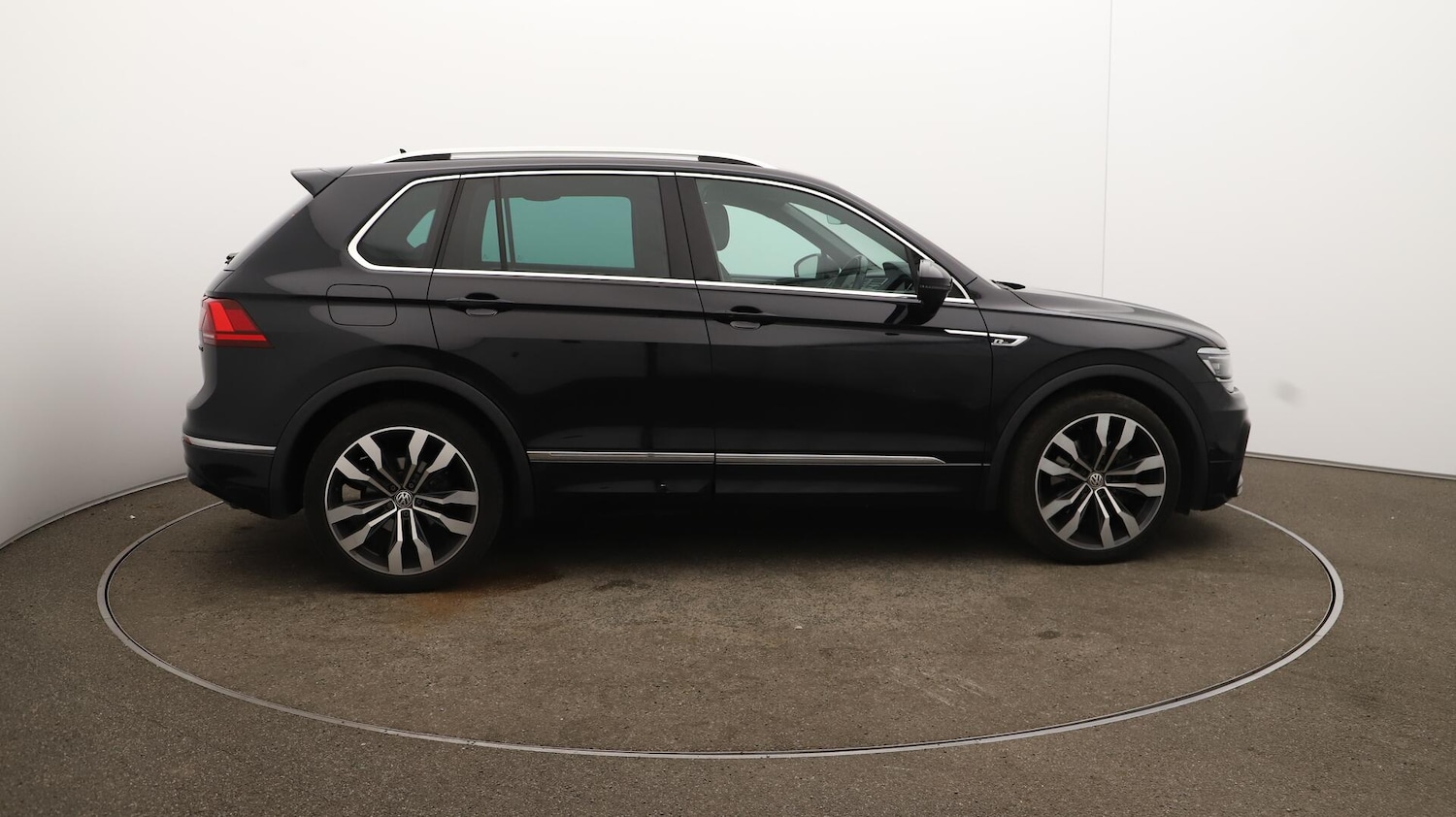 Used Volkswagen Tiguan 2019 for sale - 76108613: Photo 54
