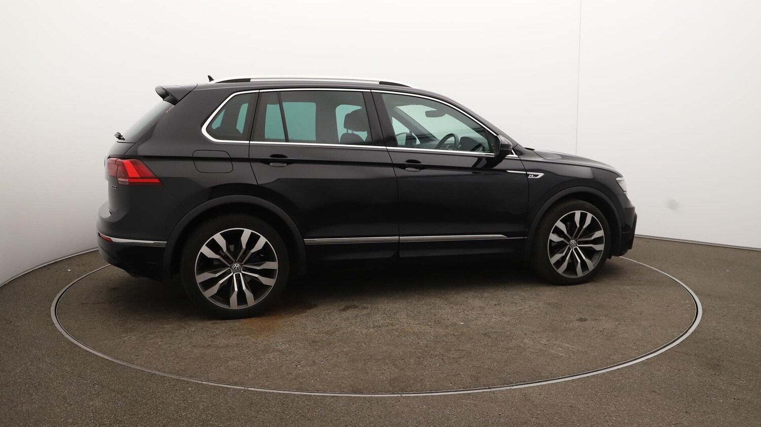 Used Volkswagen Tiguan 2019 for sale - 76108613: Photo 55