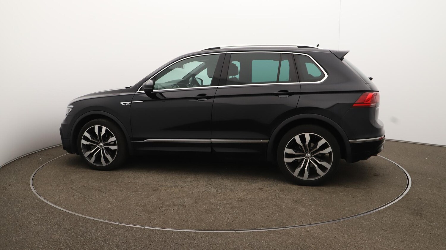 Used Volkswagen Tiguan 2019 for sale - 76108613: Photo 62