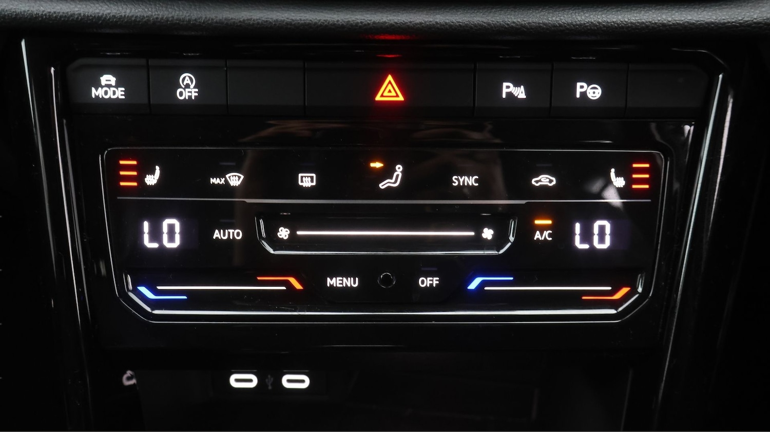 Used Volkswagen T-Roc 2024 for sale - 77677046: Photo 12