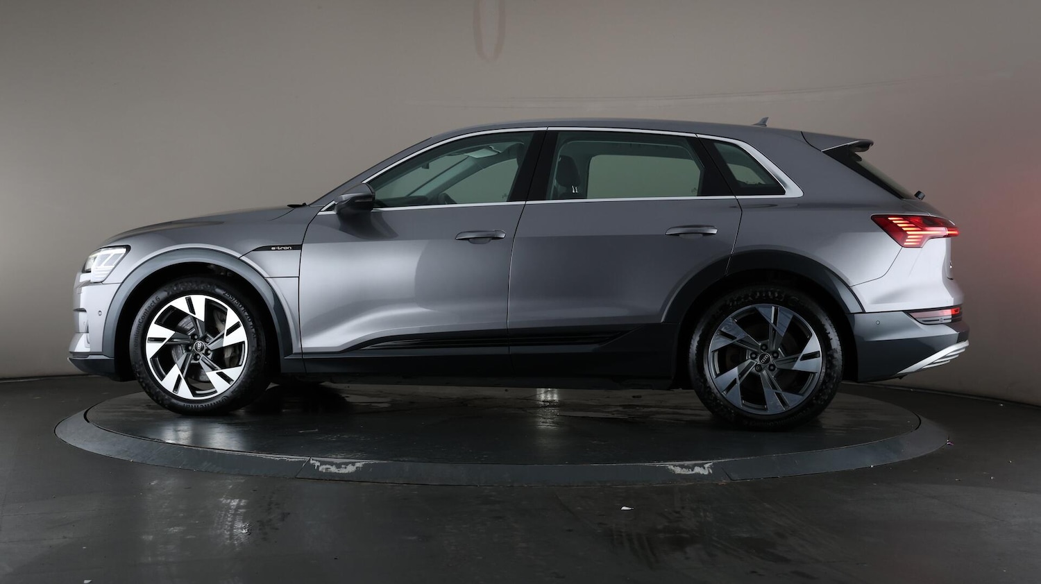 Used Audi e-tron 2021 for sale - 76072304: Photo 40