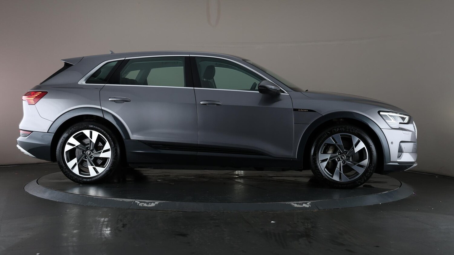 Used Audi e-tron 2021 for sale - 76072304: Photo 64