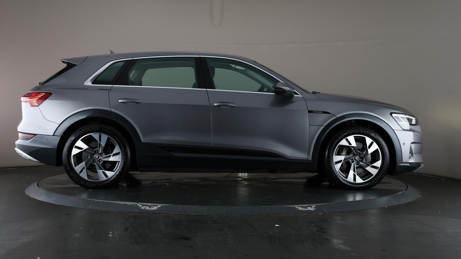 Used Audi e-tron 2021 for sale - 76072304: Photo 65