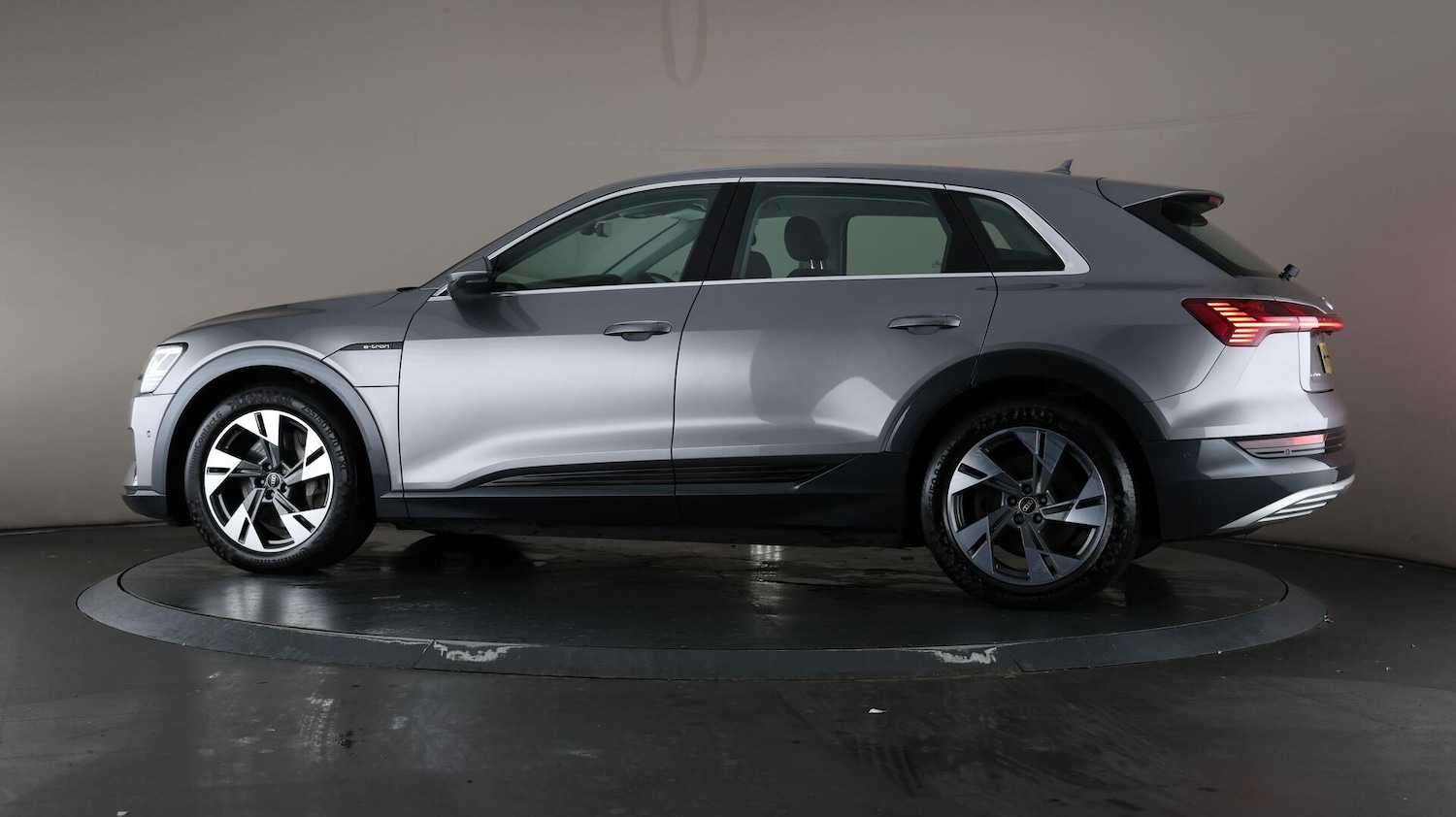 Used Audi e-tron 2021 for sale - 76072304: Photo 81