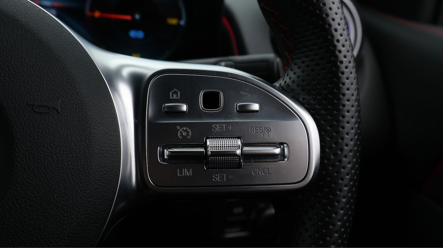 Used Mercedes-Benz EQB 2023 for sale - 77917447: Photo 28