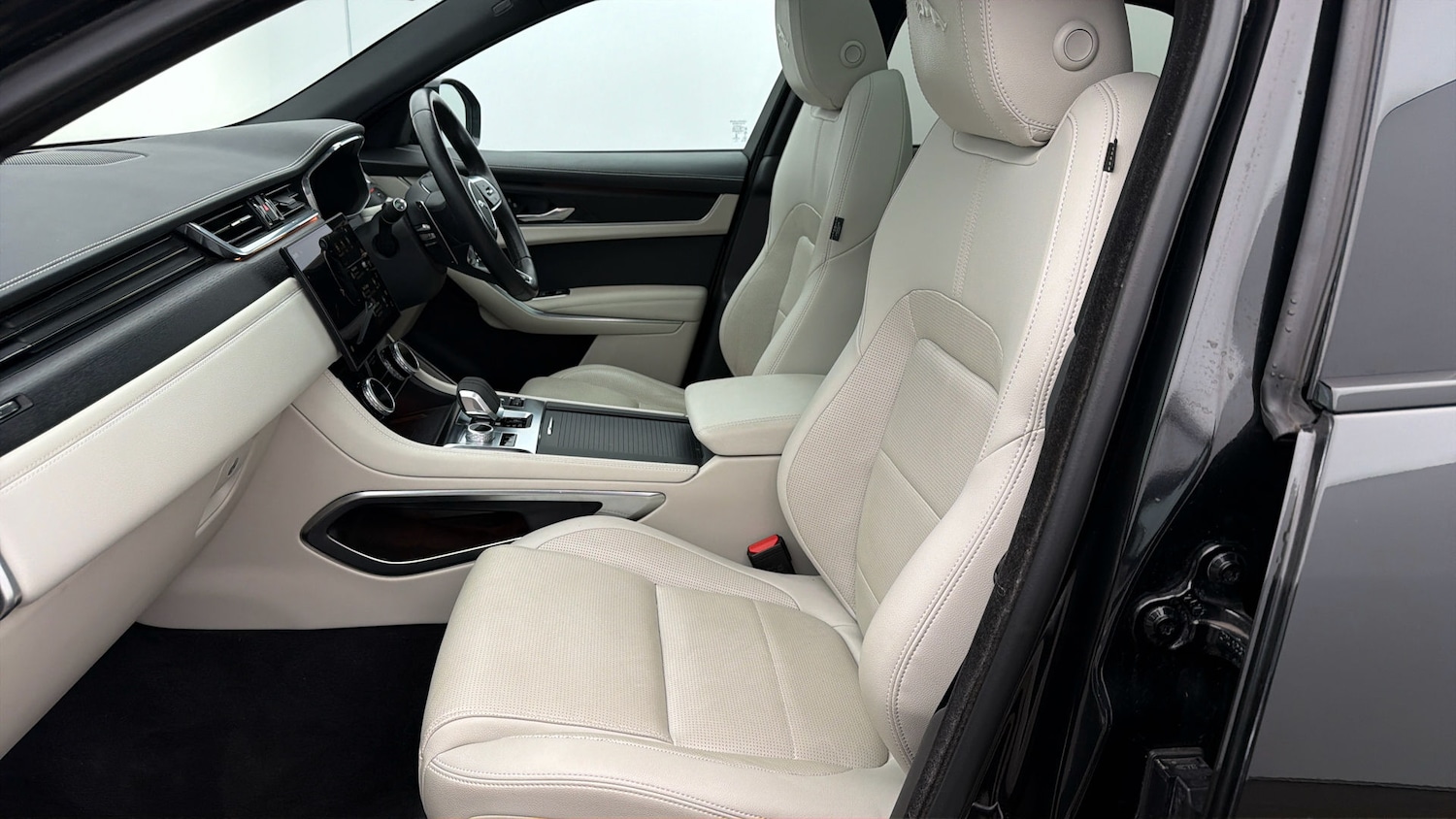 Used Jaguar F-Pace 2023 for sale - 78000872: Photo 13