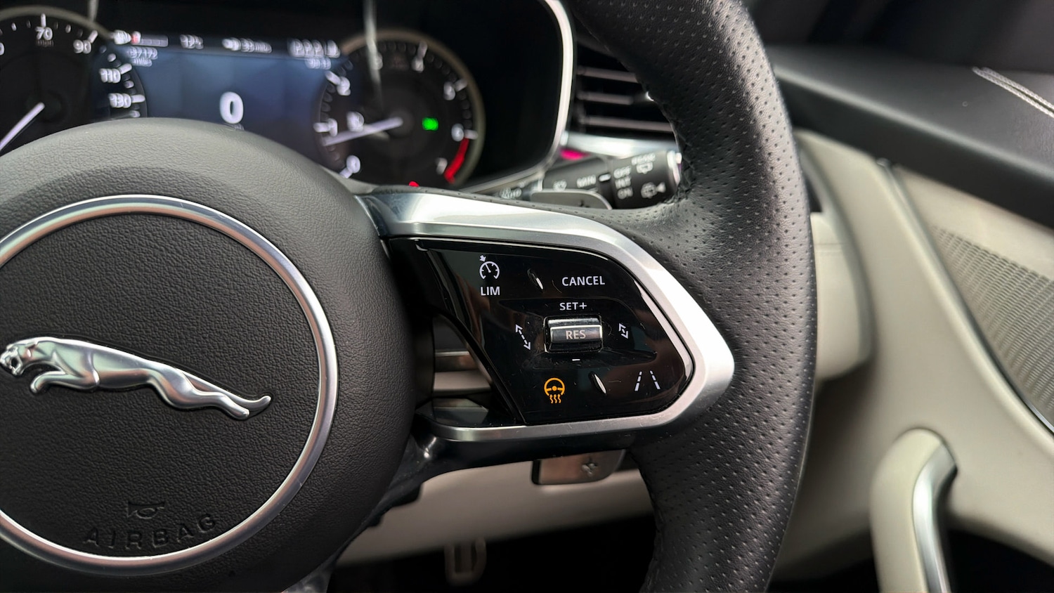 Used Jaguar F-Pace 2023 for sale - 78000872: Photo 24