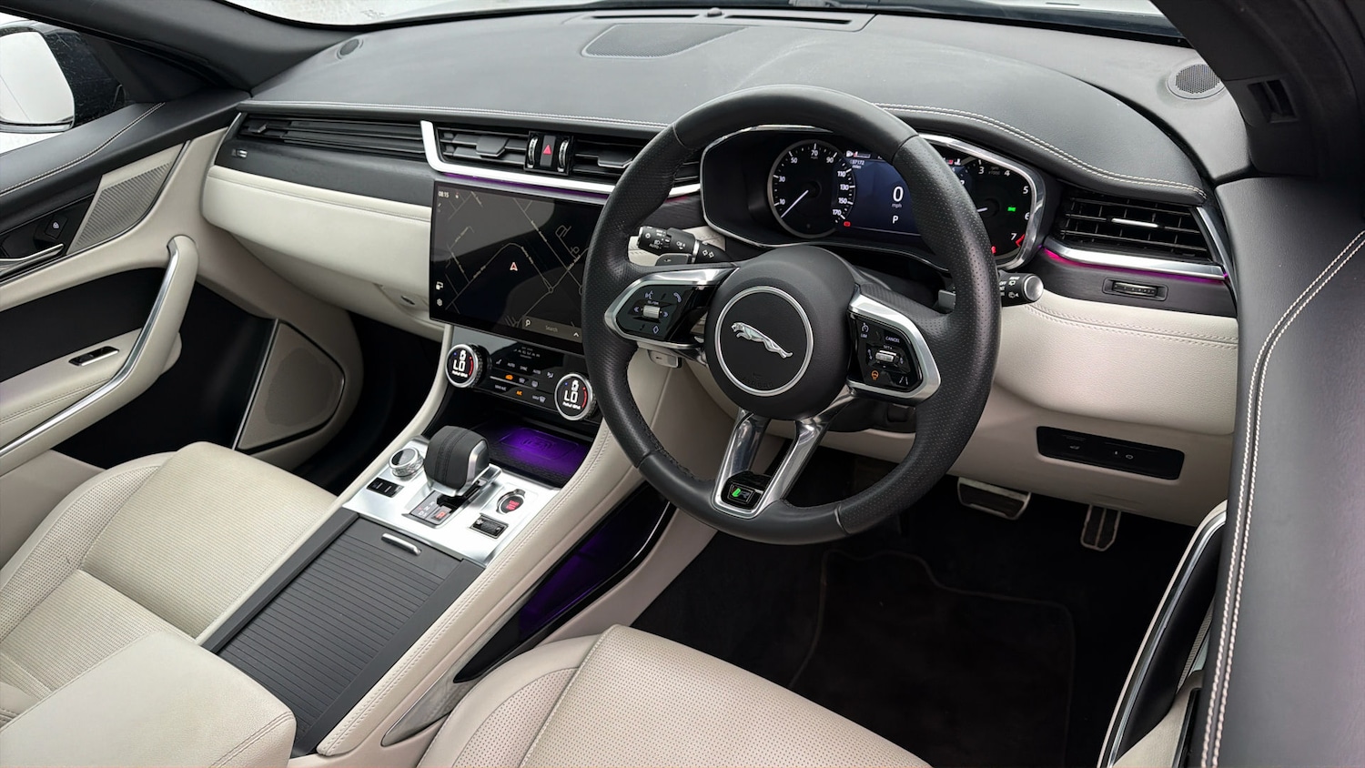 Used Jaguar F-Pace 2023 for sale - 78000872: Photo 9