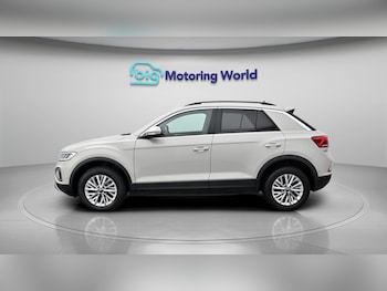 Used Volkswagen T-Roc 2023 for sale - 79462960: Photo