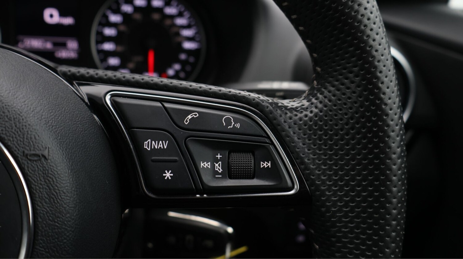 Used Audi Q2 for sale - 77431774: Photo 24