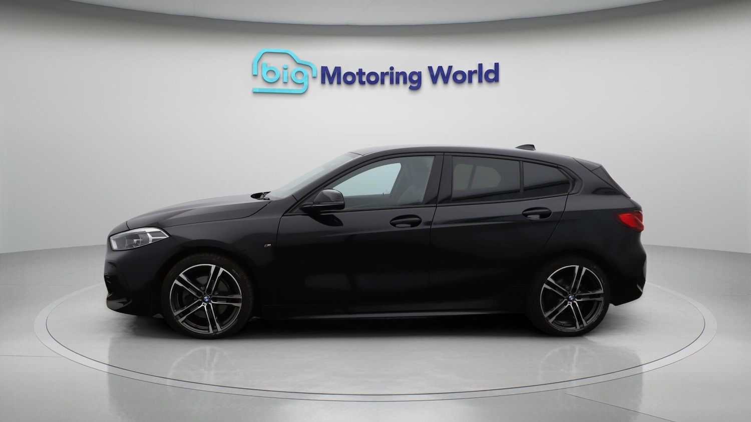 Used BMW 1 Series 2024 for sale - 76457140: Photo 5