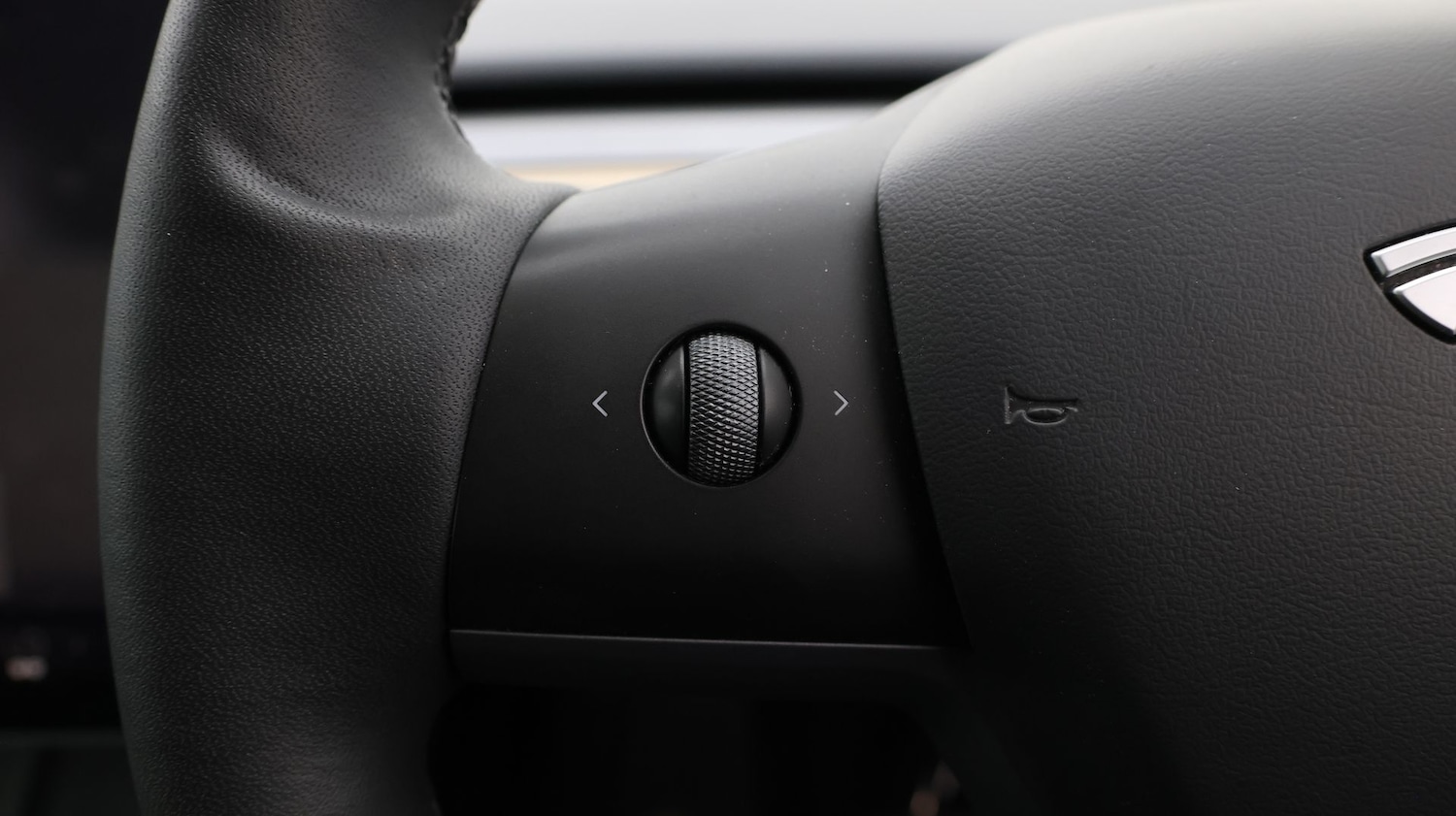 Used Tesla Model Y 2023 for sale - 77260999: Photo 24