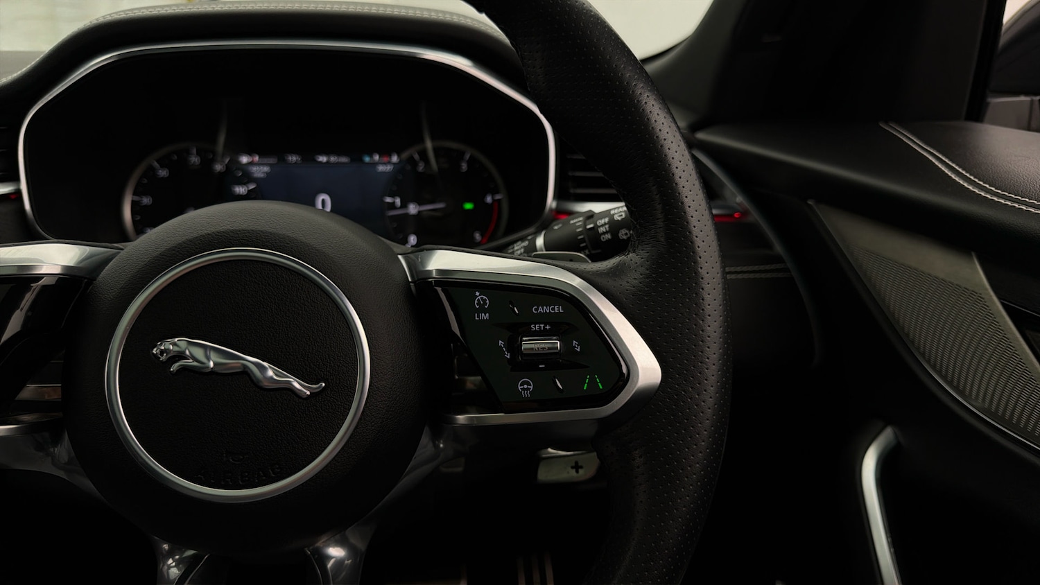 Used Jaguar F-Pace 2023 for sale - 78016053: Photo 24