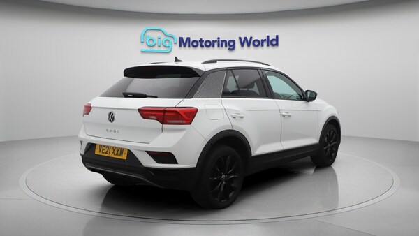 Used Volkswagen T-Roc 2021 for sale - 76151433: Photo 8
