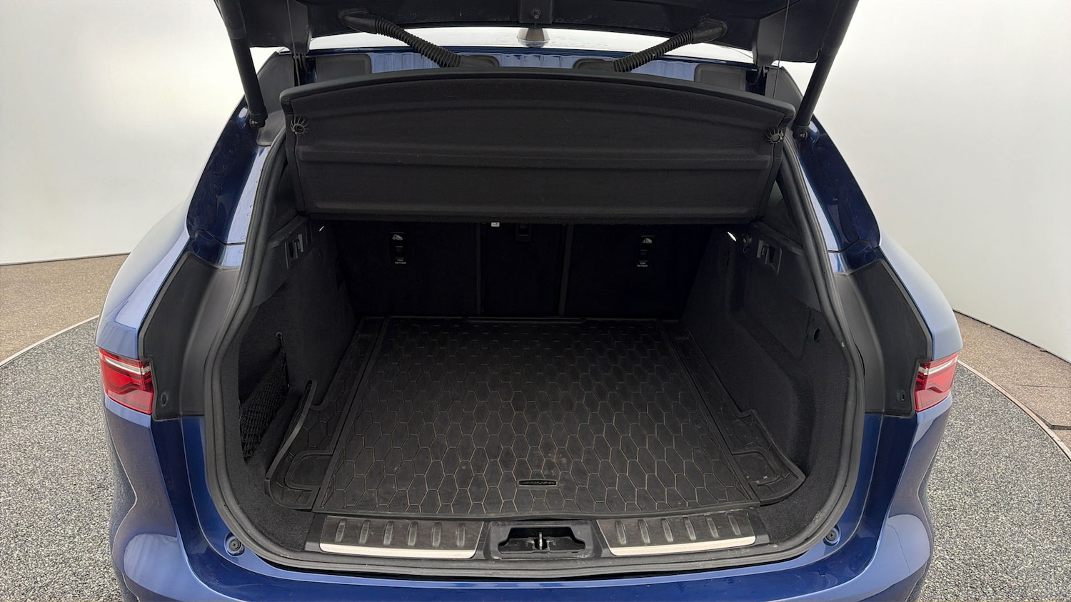 Used Jaguar F-Pace 2021 for sale - 78163074: Photo 16