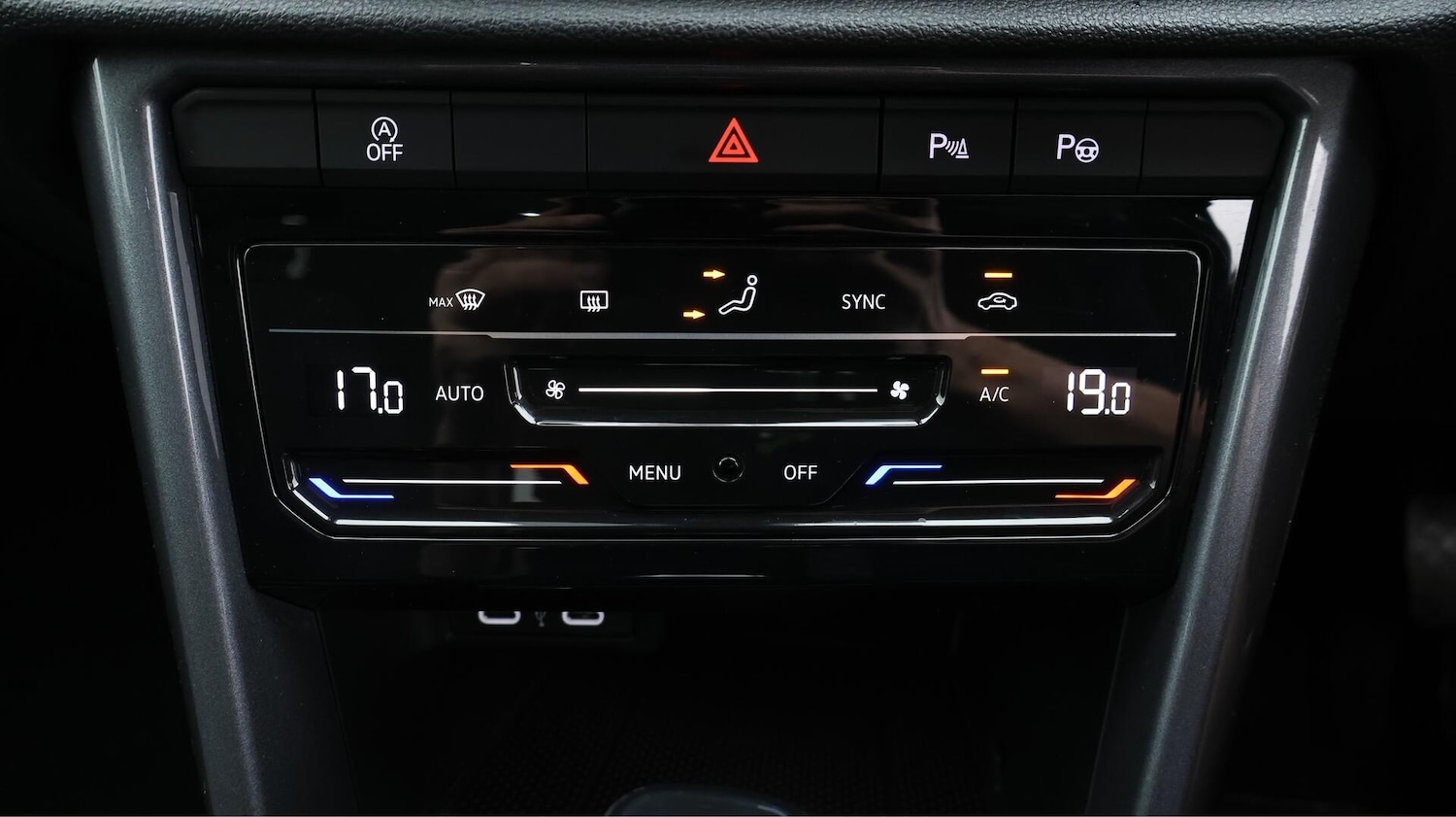 Used Volkswagen T-Roc 2023 for sale - 76608209: Photo 13