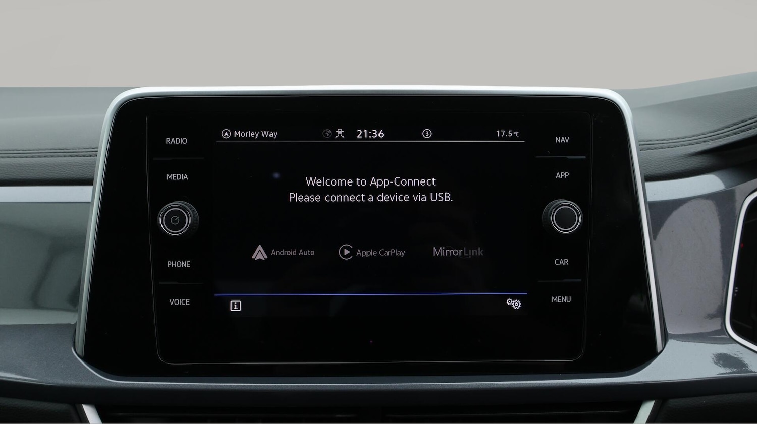 Used Volkswagen T-Roc 2023 for sale - 76608209: Photo 25