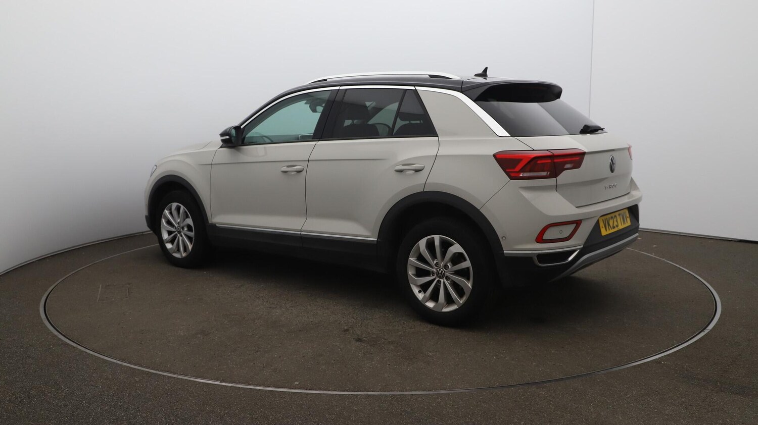 Used Volkswagen T-Roc 2023 for sale - 76608209: Photo 36