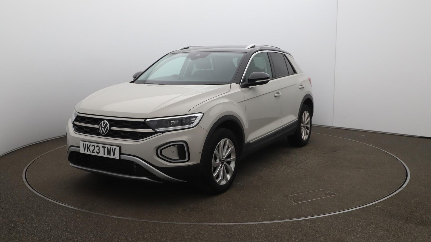 Used Volkswagen T-Roc 2023 for sale - 76608209: Photo 38