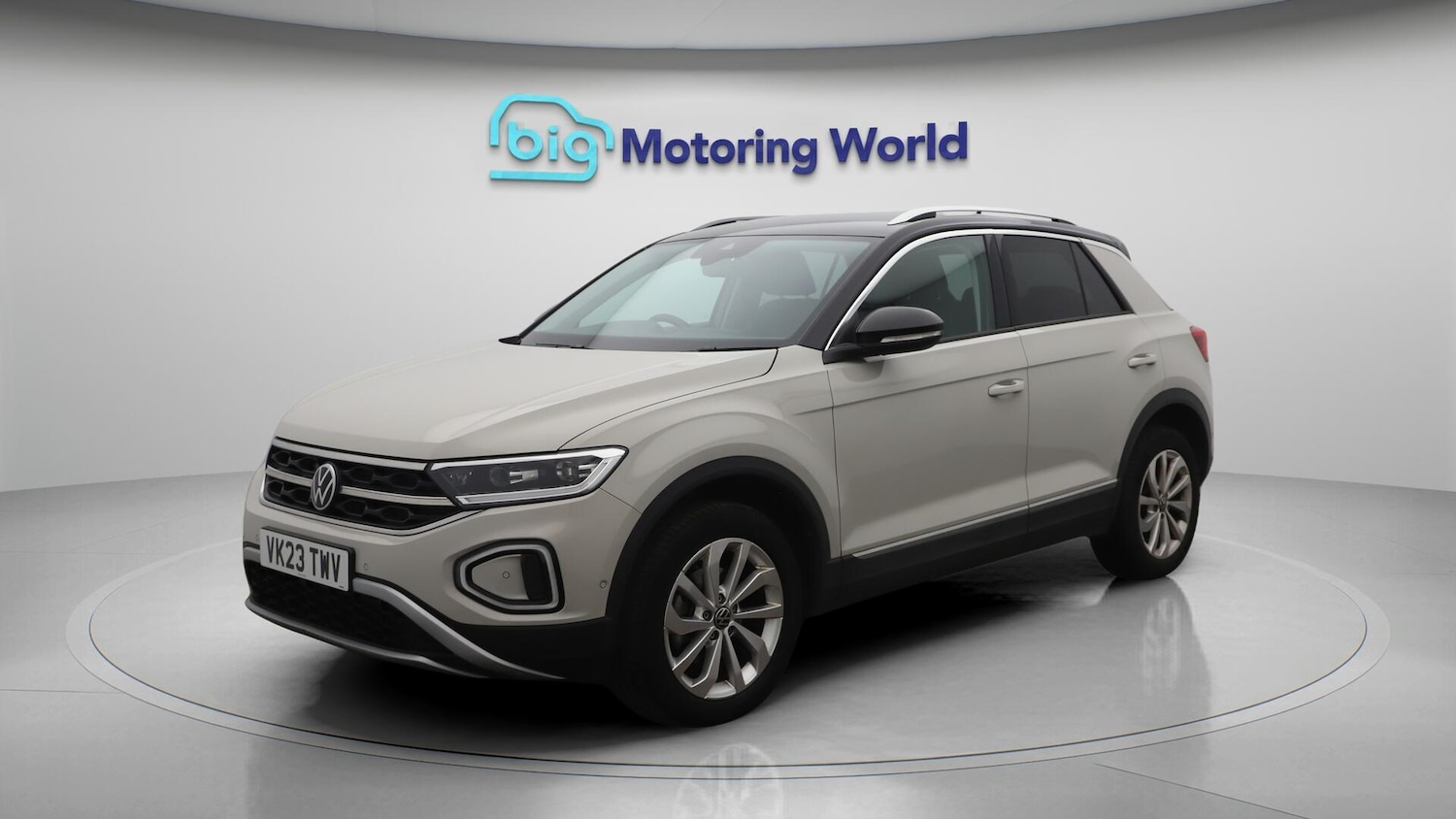Used Volkswagen T-Roc 2023 for sale - 76608209: Photo 4
