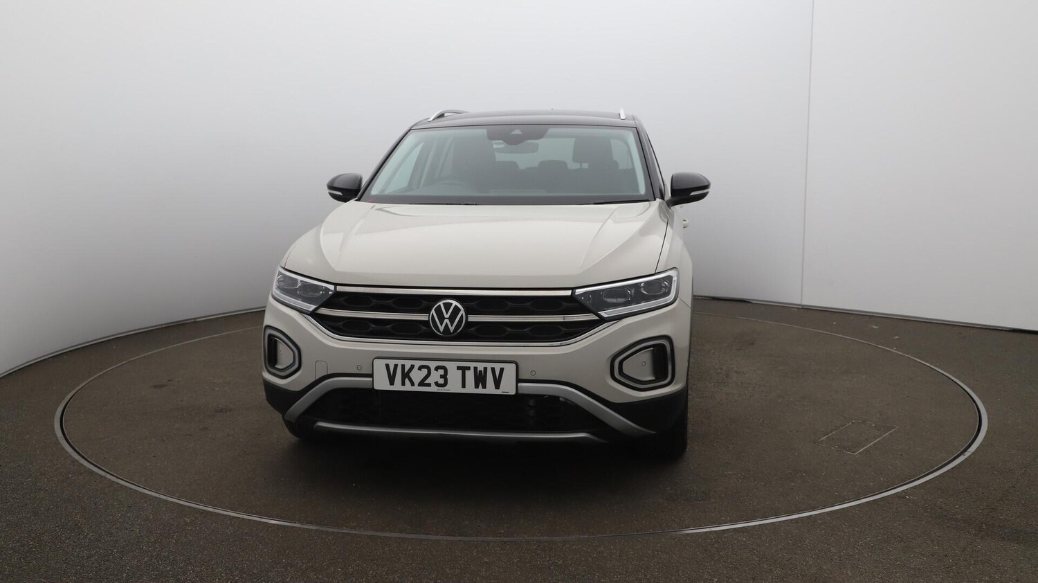 Used Volkswagen T-Roc 2023 for sale - 76608209: Photo 40