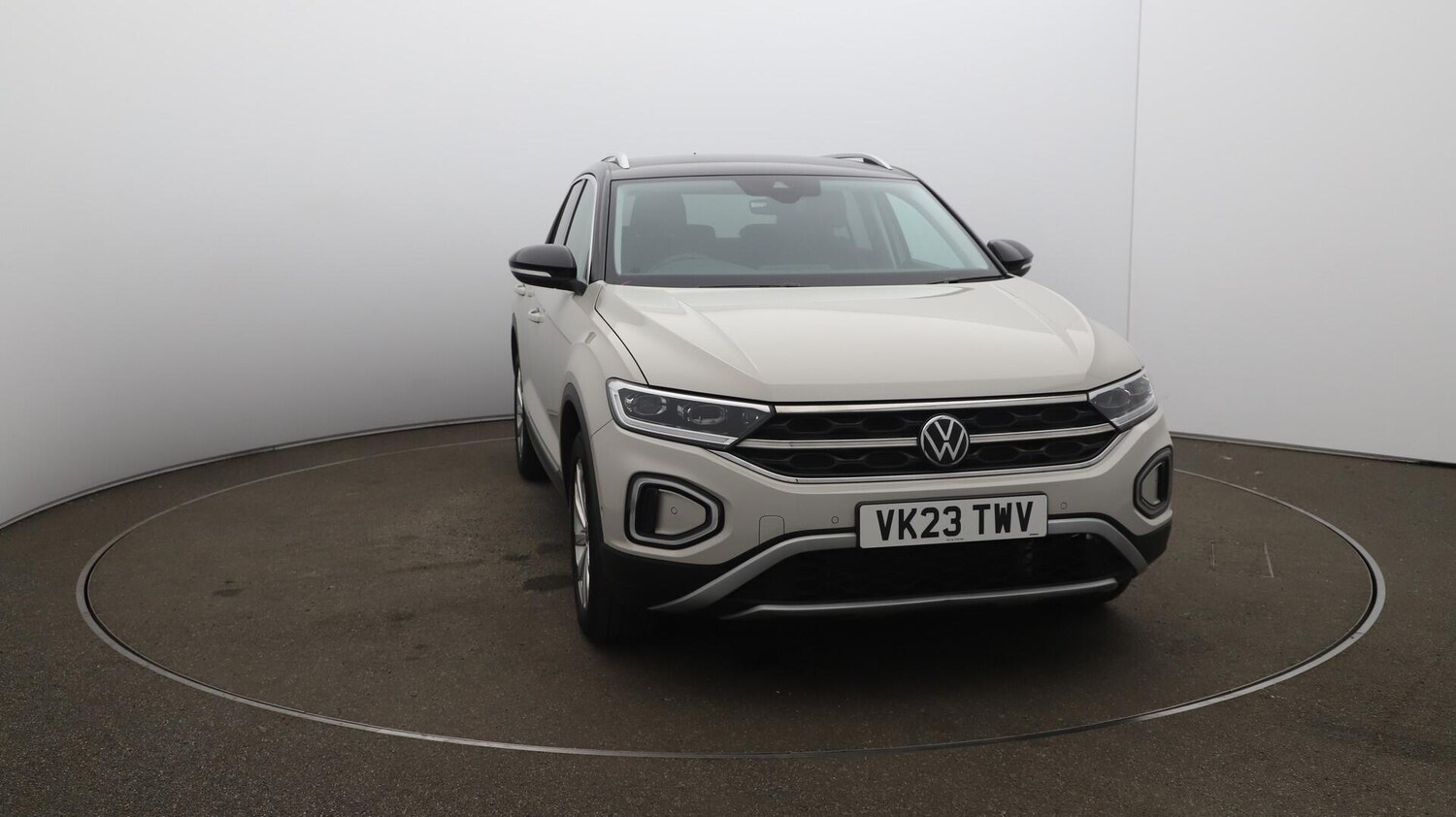 Used Volkswagen T-Roc 2023 for sale - 76608209: Photo 42