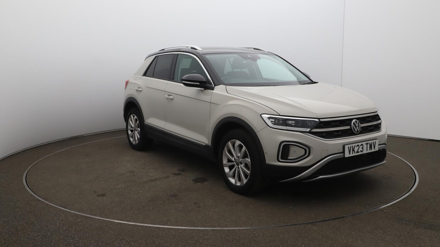 Used Volkswagen T-Roc 2023 for sale - 76608209: Photo 44