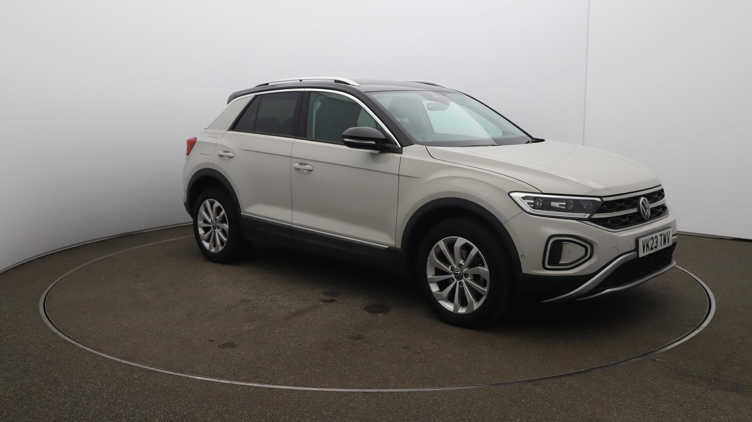 Used Volkswagen T-Roc 2023 for sale - 76608209: Photo 45