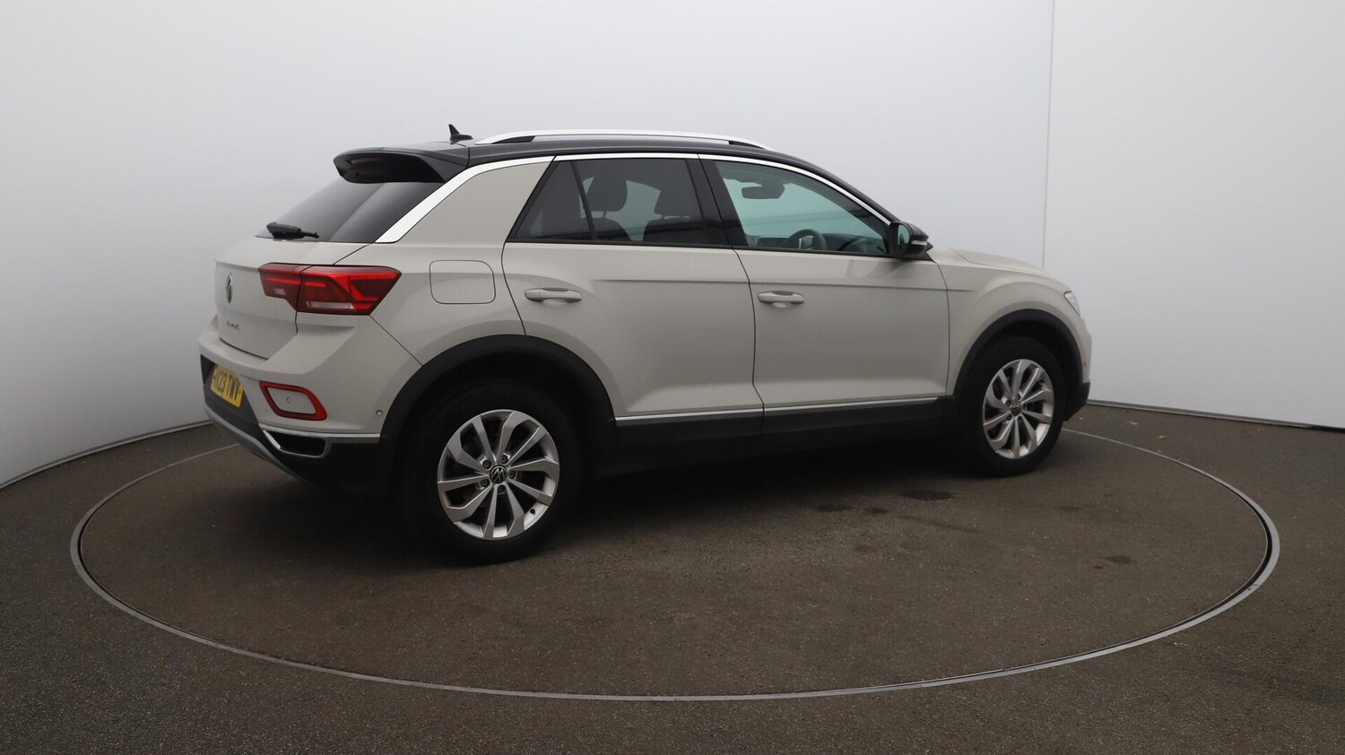Used Volkswagen T-Roc 2023 for sale - 76608209: Photo 53