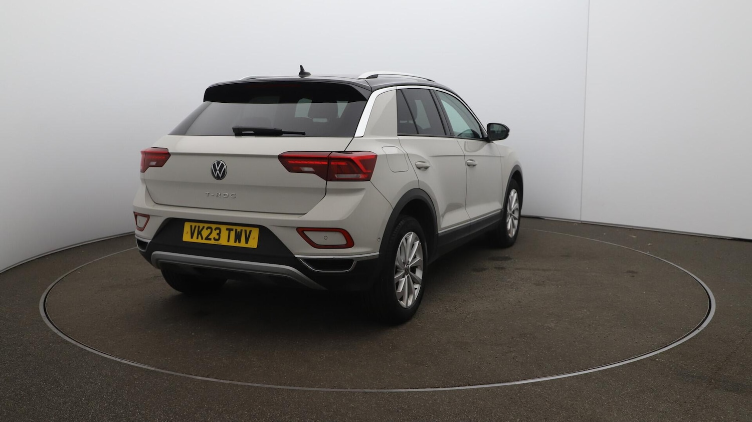 Used Volkswagen T-Roc 2023 for sale - 76608209: Photo 56