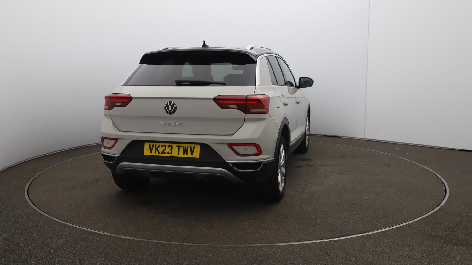 Used Volkswagen T-Roc 2023 for sale - 76608209: Photo 57