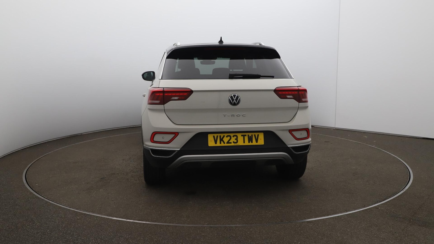 Used Volkswagen T-Roc 2023 for sale - 76608209: Photo 60