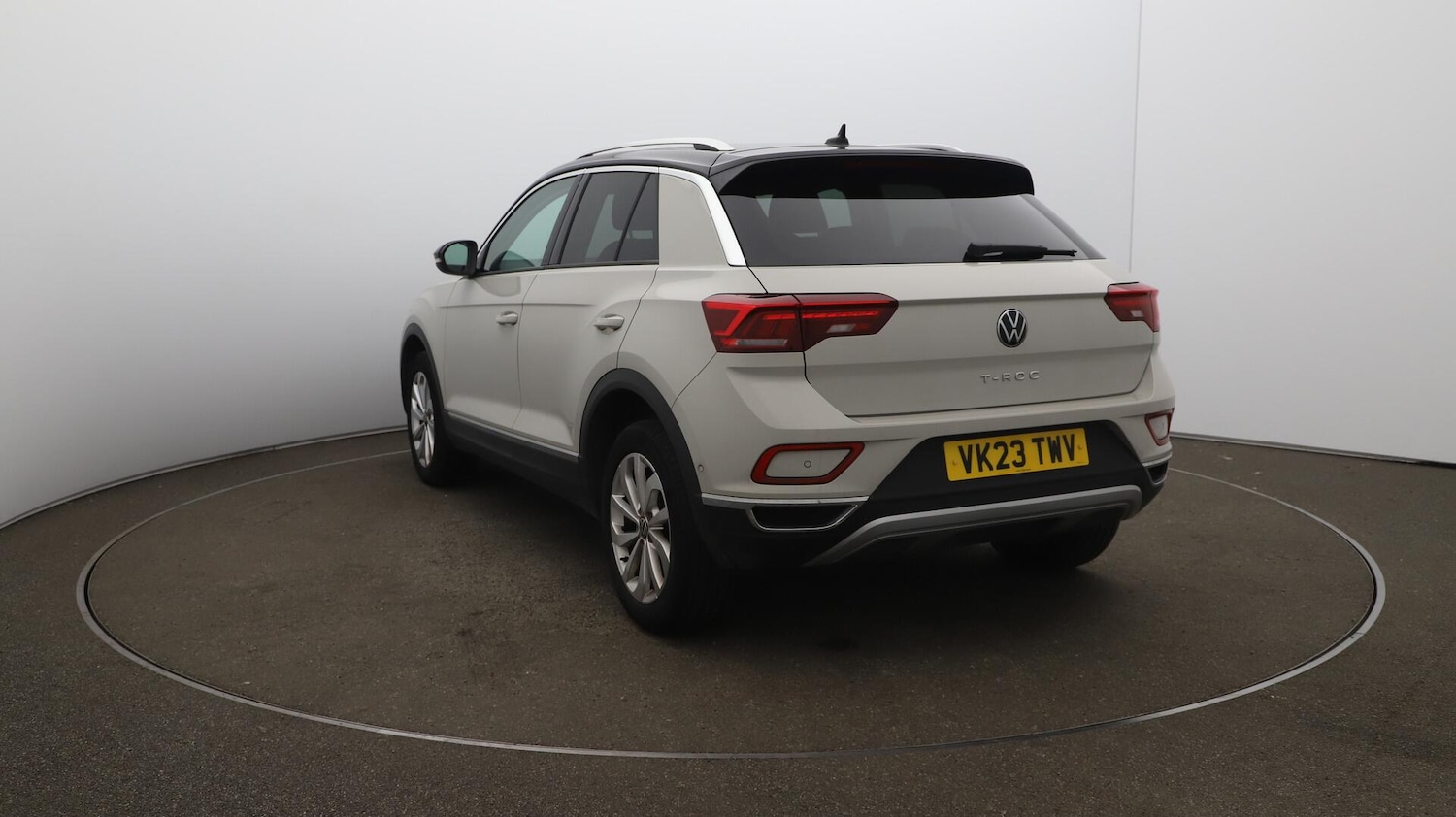 Used Volkswagen T-Roc 2023 for sale - 76608209: Photo 62