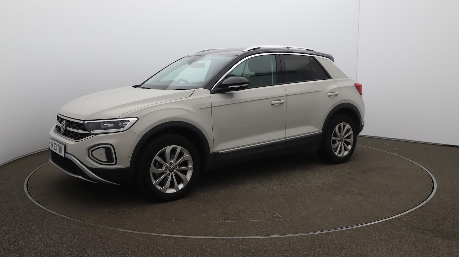 Used Volkswagen T-Roc 2023 for sale - 76608209: Photo 69