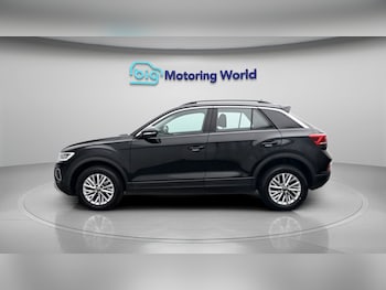 Used Volkswagen T-Roc 2023 for sale - 79229030: Photo