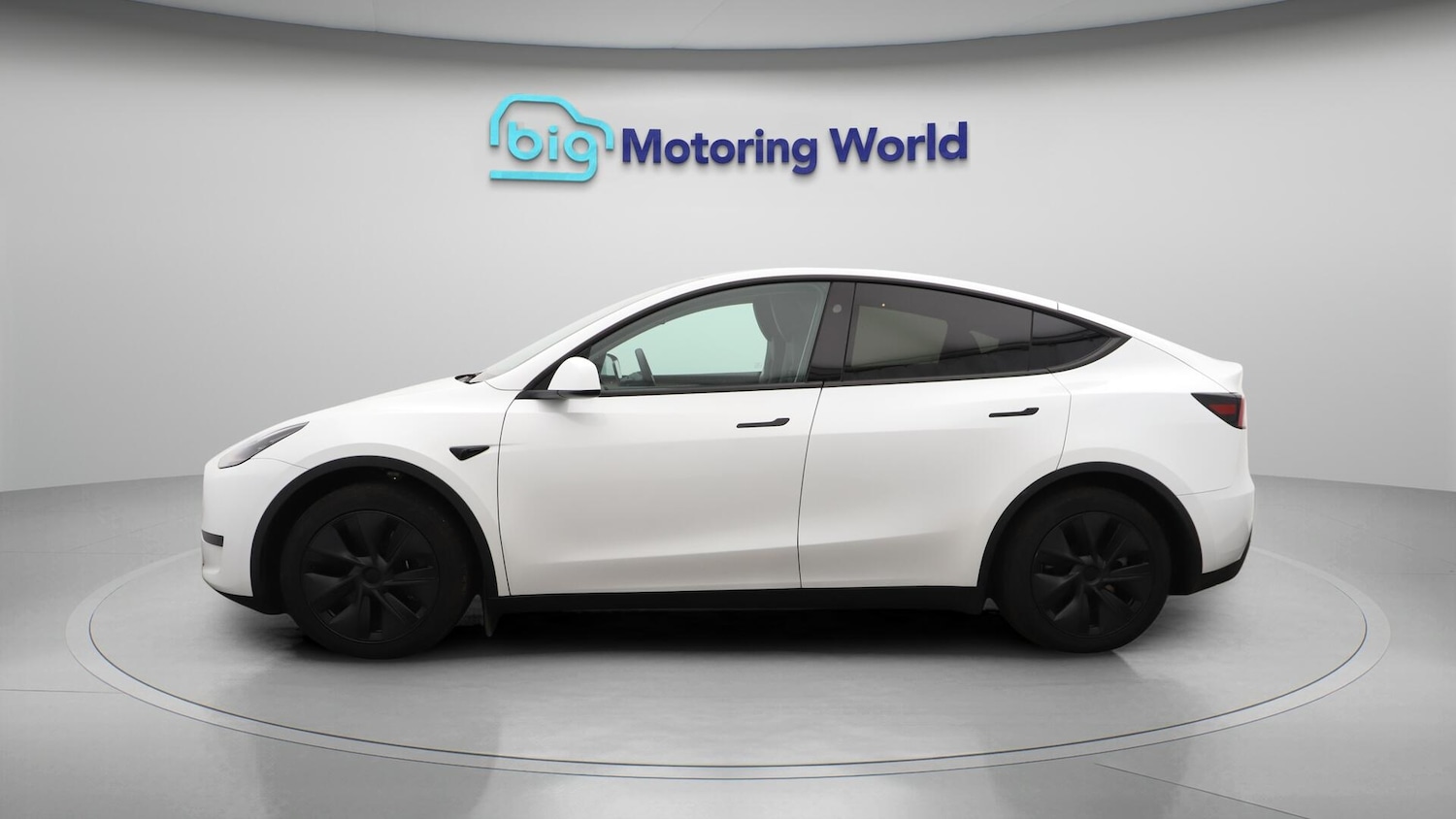 Used Tesla Model Y 2025 for sale - 76136387: Photo 5
