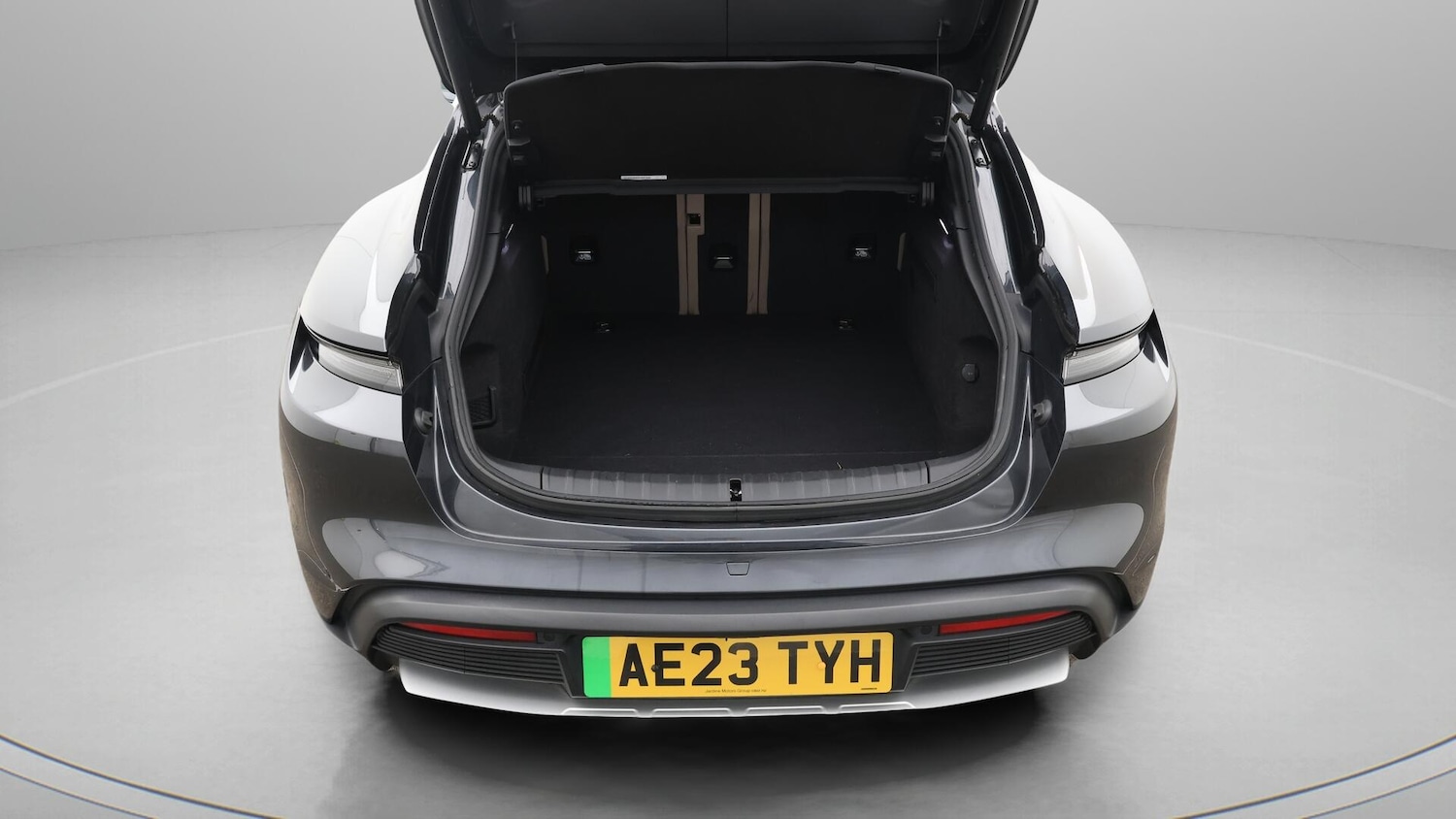 Used Porsche Taycan 2023 for sale - 76167457: Photo 11