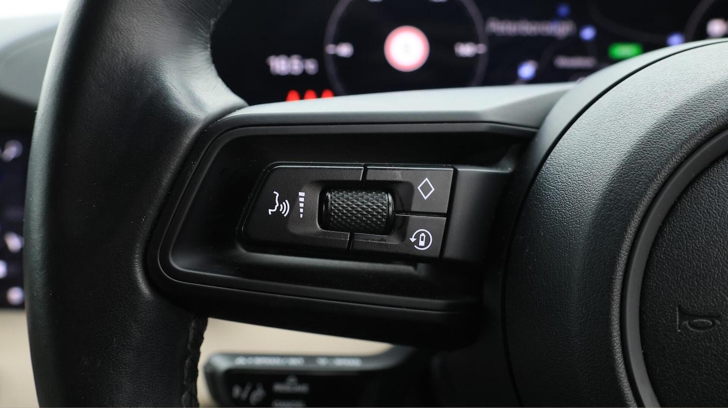 Used Porsche Taycan 2023 for sale - 76167457: Photo 16