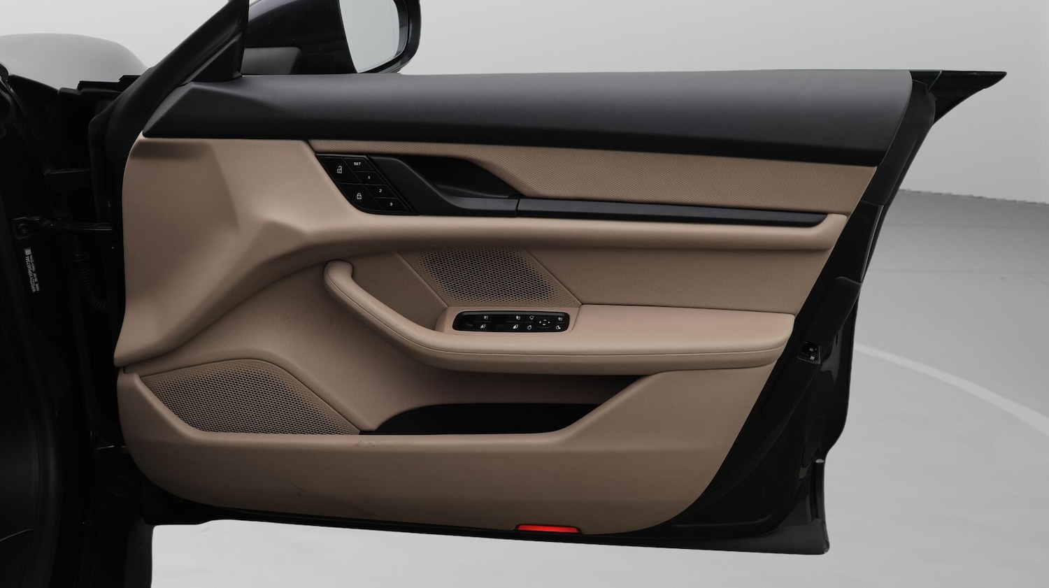 Used Porsche Taycan 2023 for sale - 76167457: Photo 9