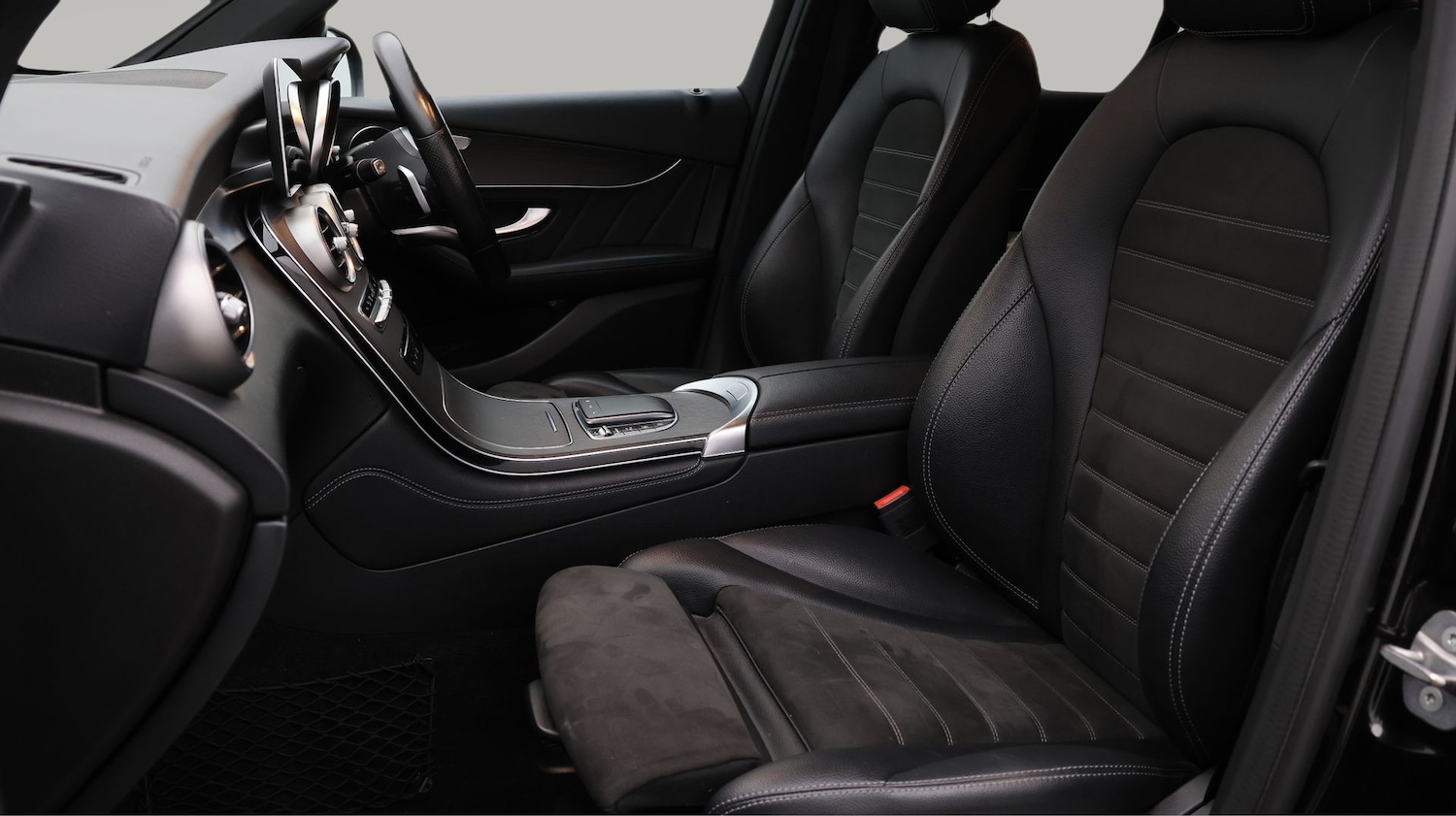 Used Mercedes-Benz GLC 2019 for sale - 77337843: Photo 14