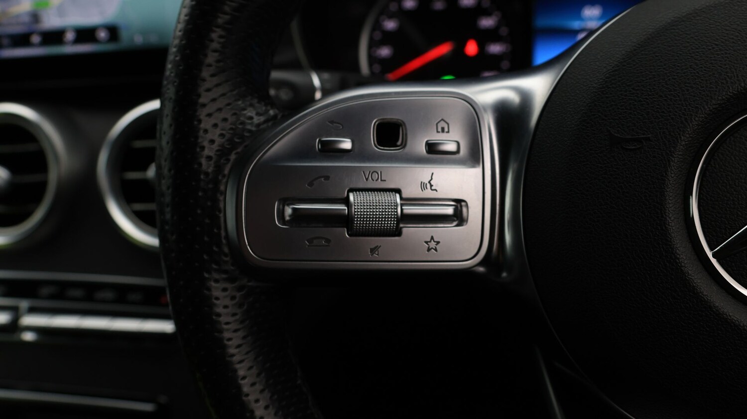 Used Mercedes-Benz GLC 2019 for sale - 77337843: Photo 24