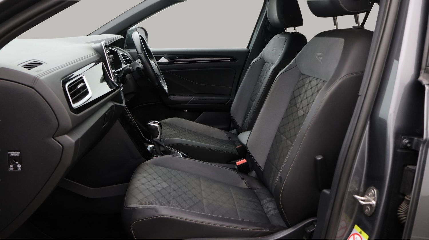 Used Volkswagen T-Roc 2022 for sale - 77220654: Photo 14