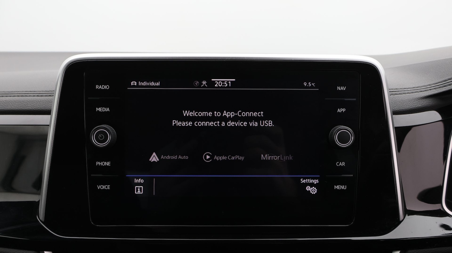 Used Volkswagen T-Roc 2022 for sale - 77220654: Photo 26