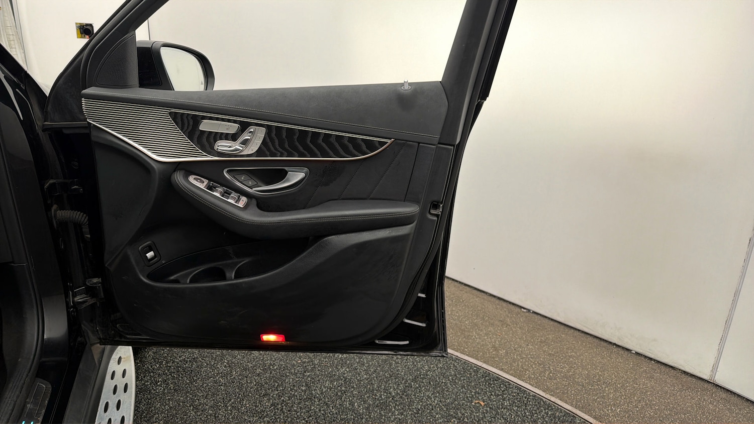 Used Mercedes-Benz EQC 2023 for sale - 78209689: Photo 14