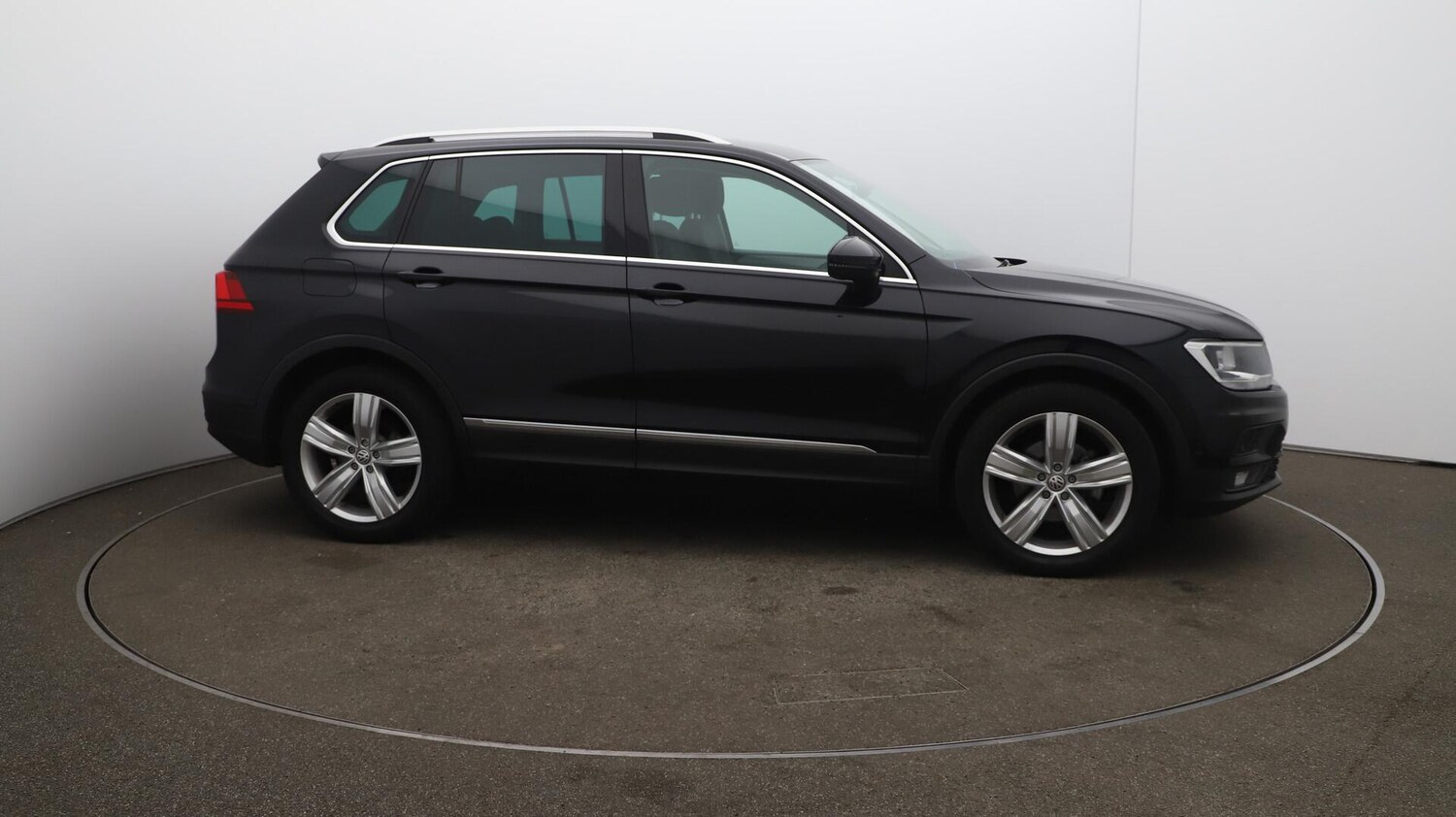 Used Volkswagen Tiguan 2020 for sale - 76084630: Photo 49