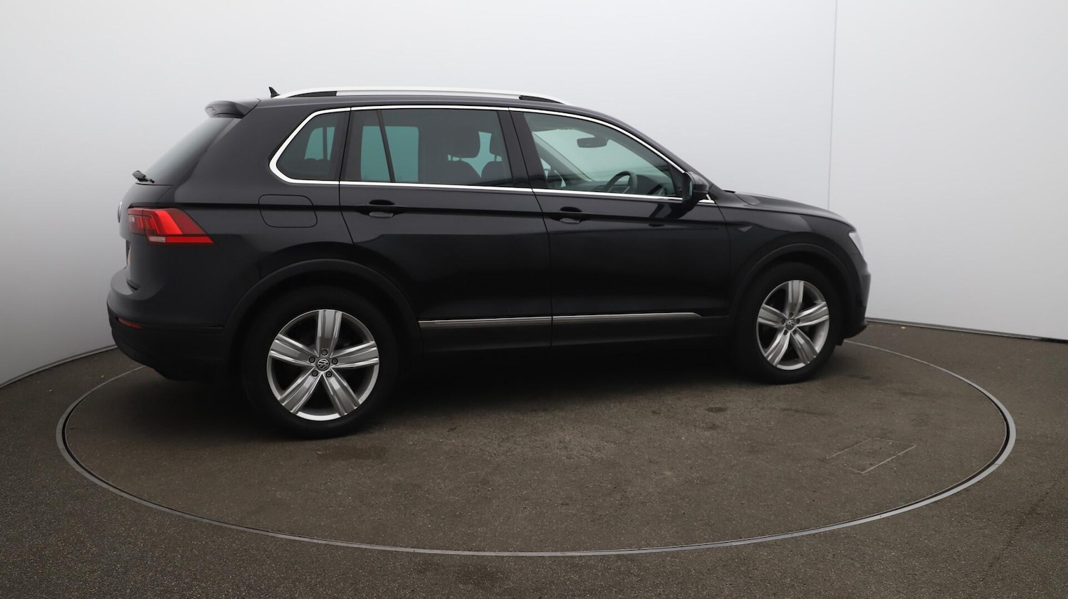 Used Volkswagen Tiguan 2020 for sale - 76084630: Photo 52
